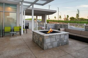 Гостиница Springhill Suites Kansas City Northeast