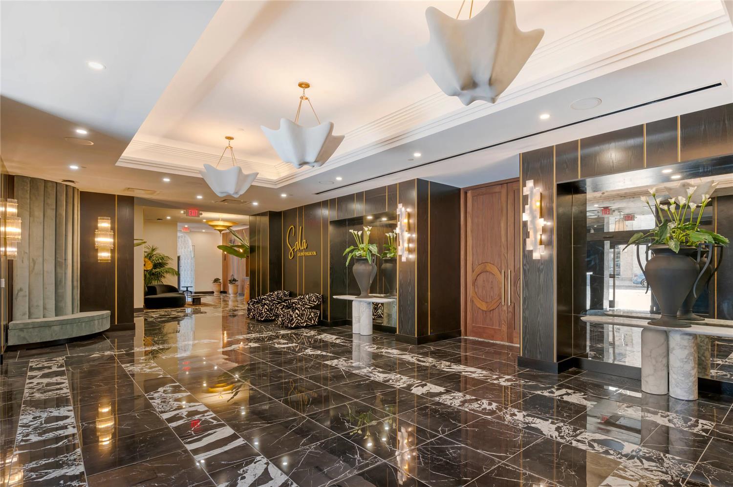 Фото Cambria Hotel Detroit Downtown