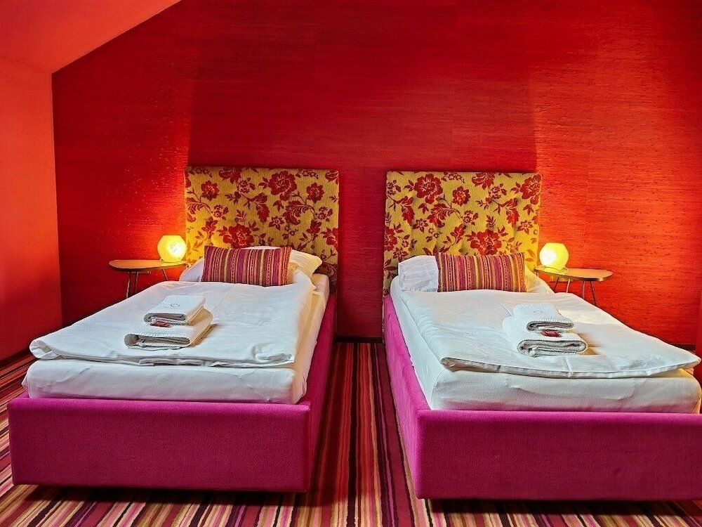 Фото Hotel Rajska Zahrada