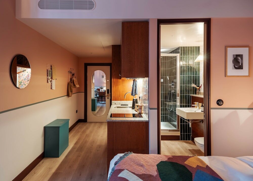 Фото Room2 Chiswick Hometel