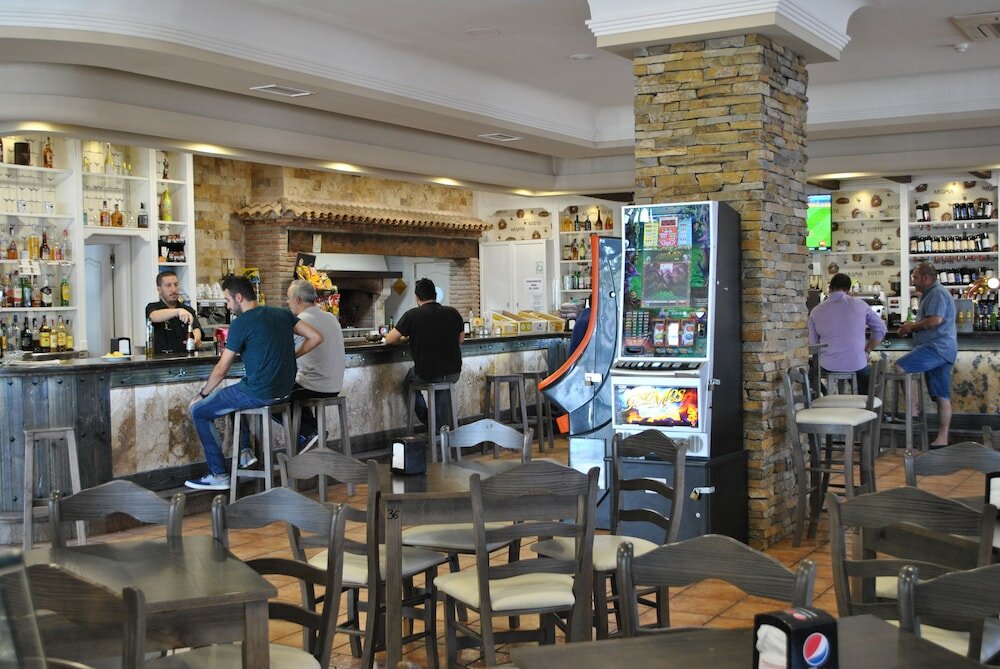 Фото Hotel Restaurante Dama de Baza