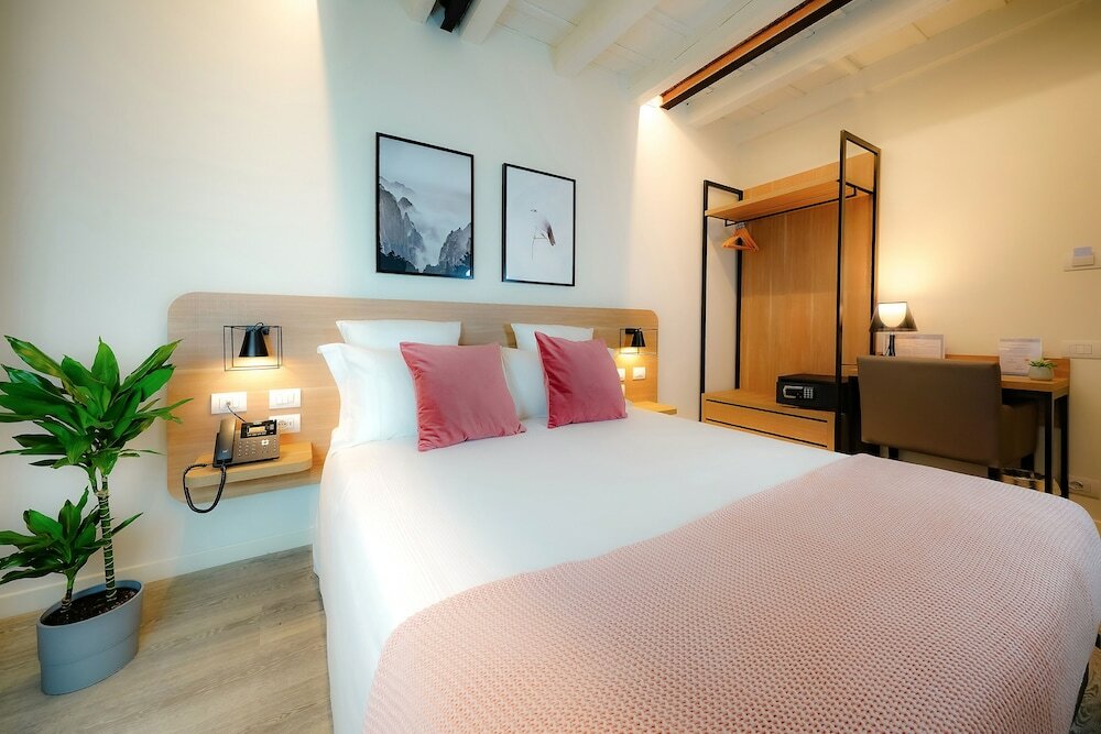 Фото Bergamo Inn 15