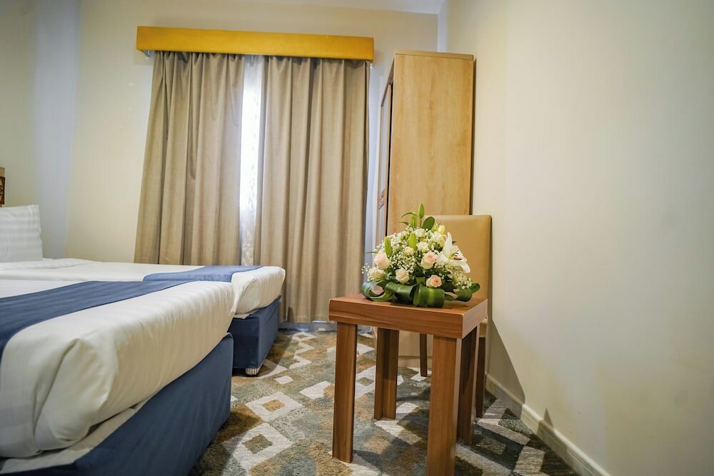 Фото Osturat Emaar