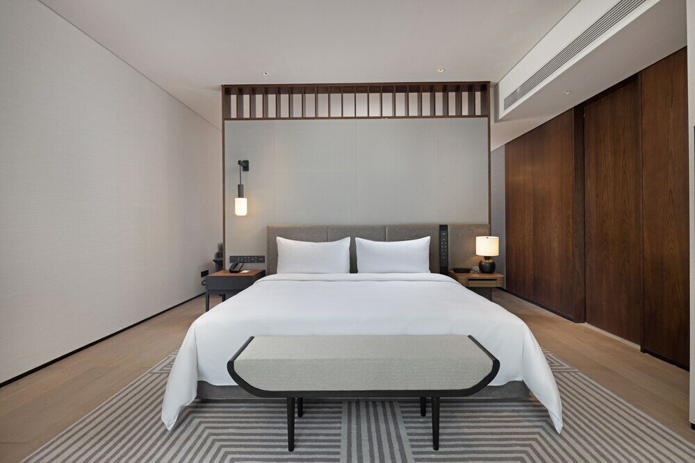 Фото New World Guangzhou Hotel