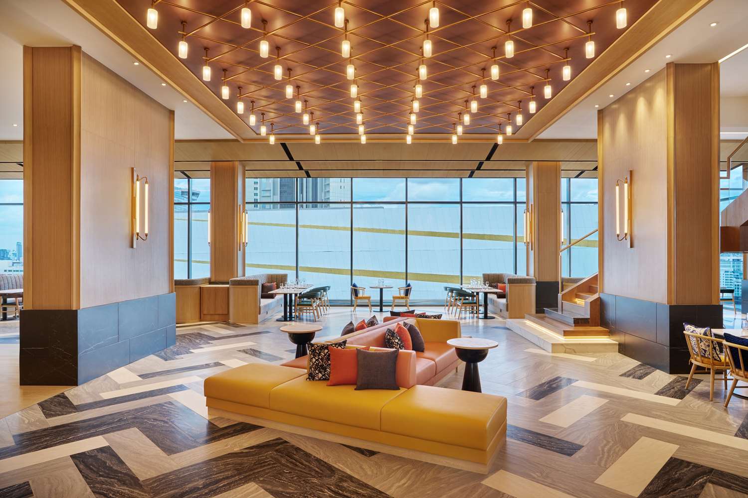 Фото Hilton Garden Inn Bangkok Riverside