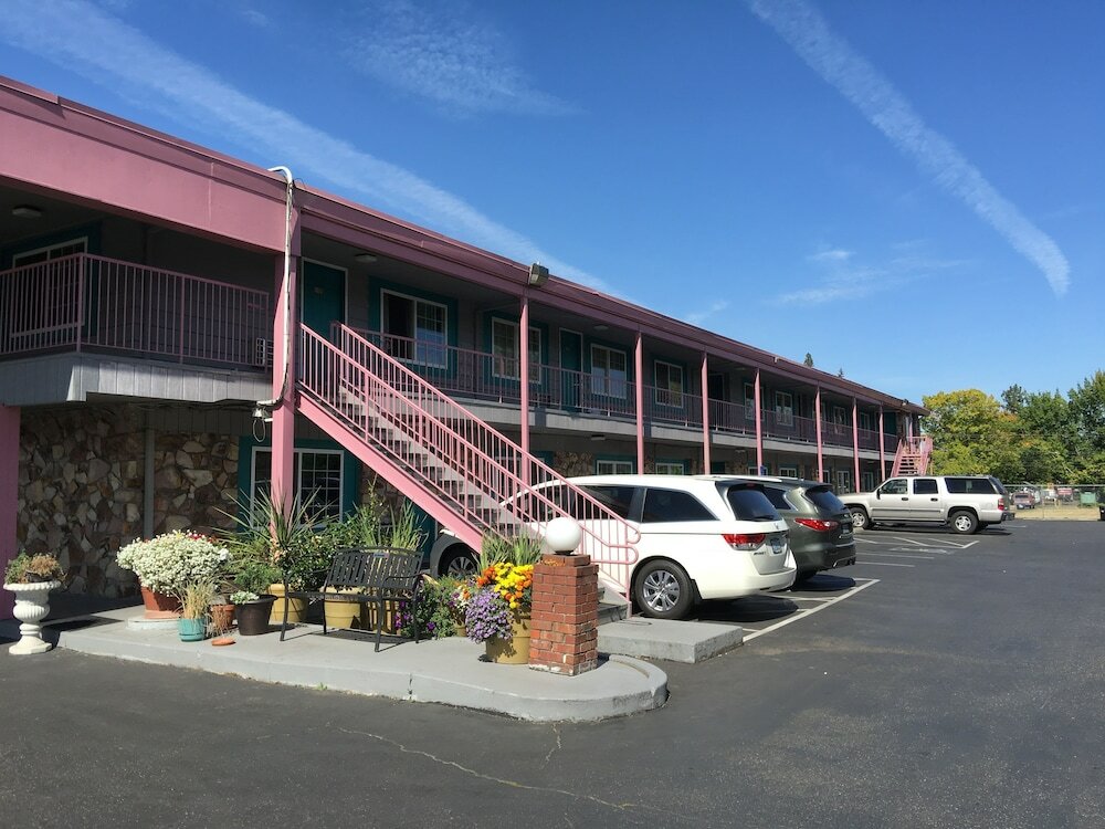 Фото Beaverton Budget Inn