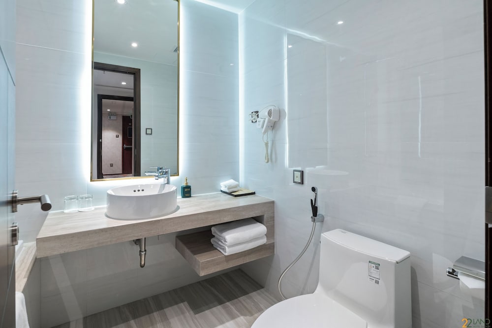 Фото 22Land Hotel Saigon