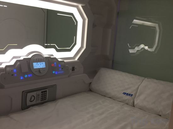 Фото Space Hotel