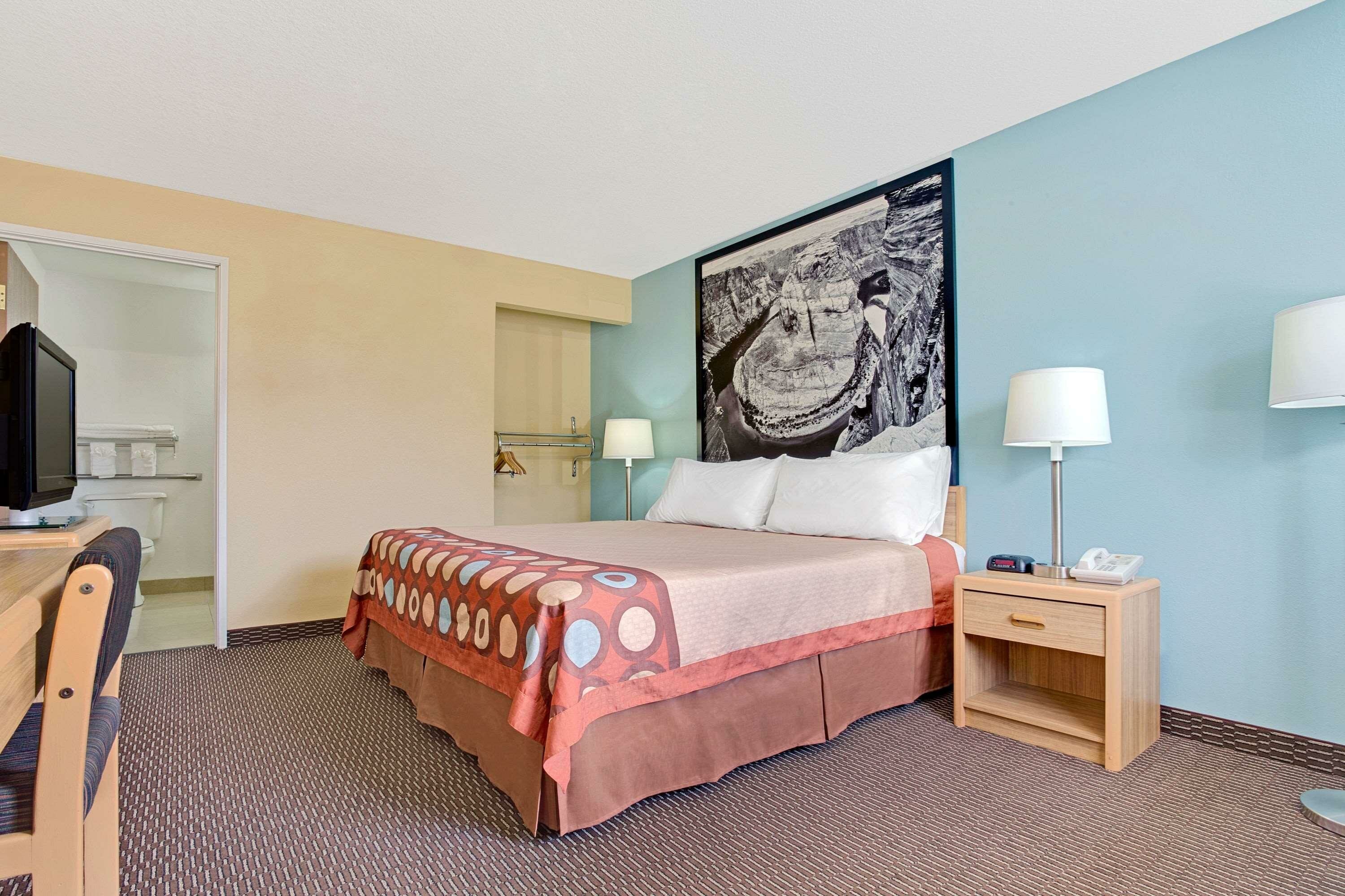 Фото Super 8 by Wyndham Tucson/Grant Road Area Az