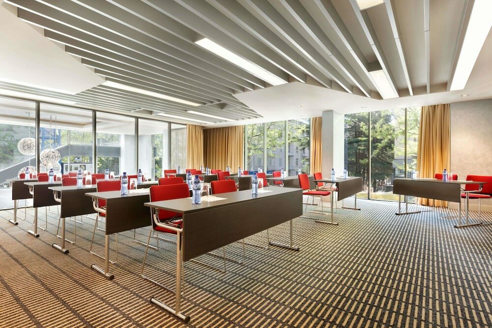 Фото Tbilisi Saburtalo Hotel by Mercure