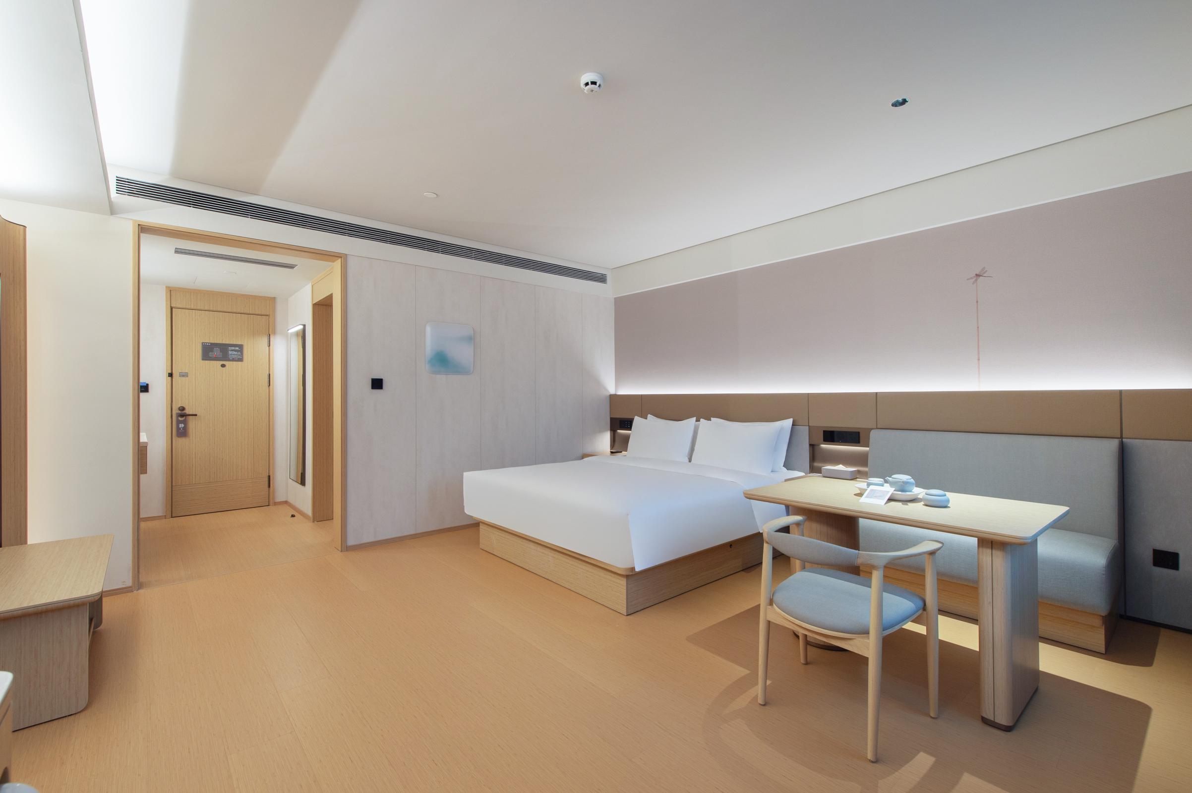 Фото Ji Hotel Guangzhou Tianhe East Railway Station