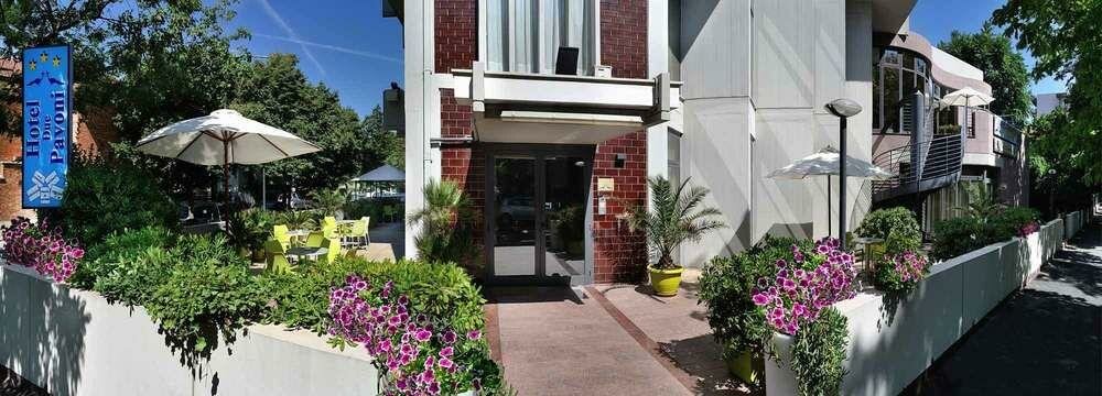 Фото отеля 2