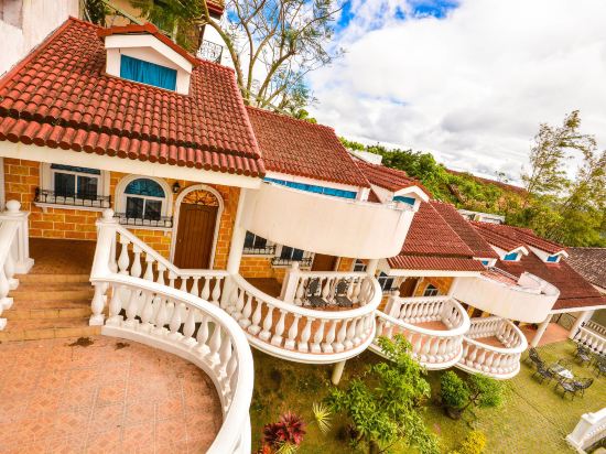 Фото Estancia Resort Hotel