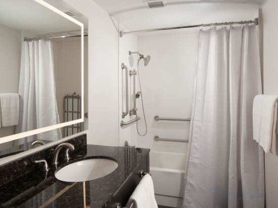 Фото Embassy Suites Raleigh-Crabtree