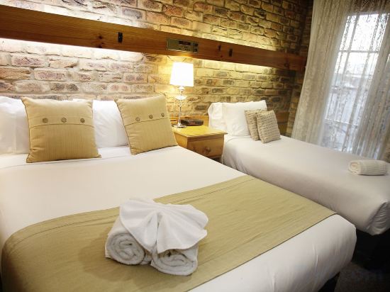 Фото The Settlement Historic Hotel