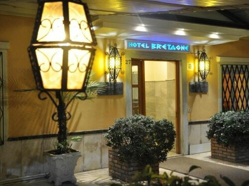 Внешний вид отеля Hotel Bretagne в Корфу, фото 2