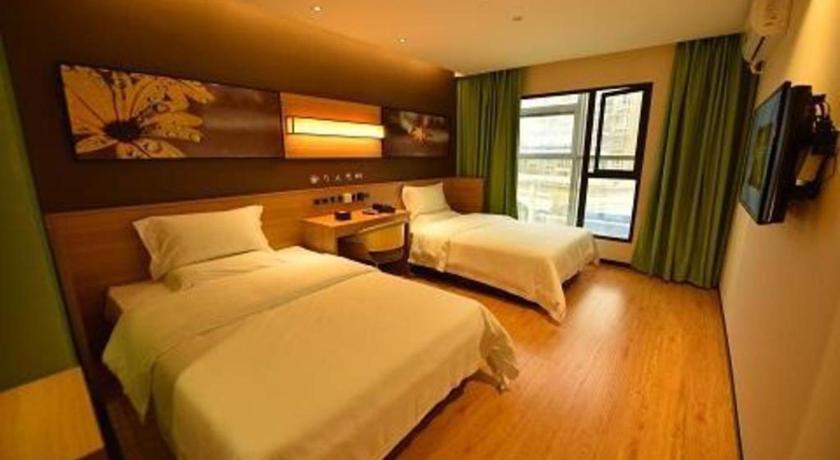 Фото Iu Hotel Chengdu Pengzhou Municipal Government Branch