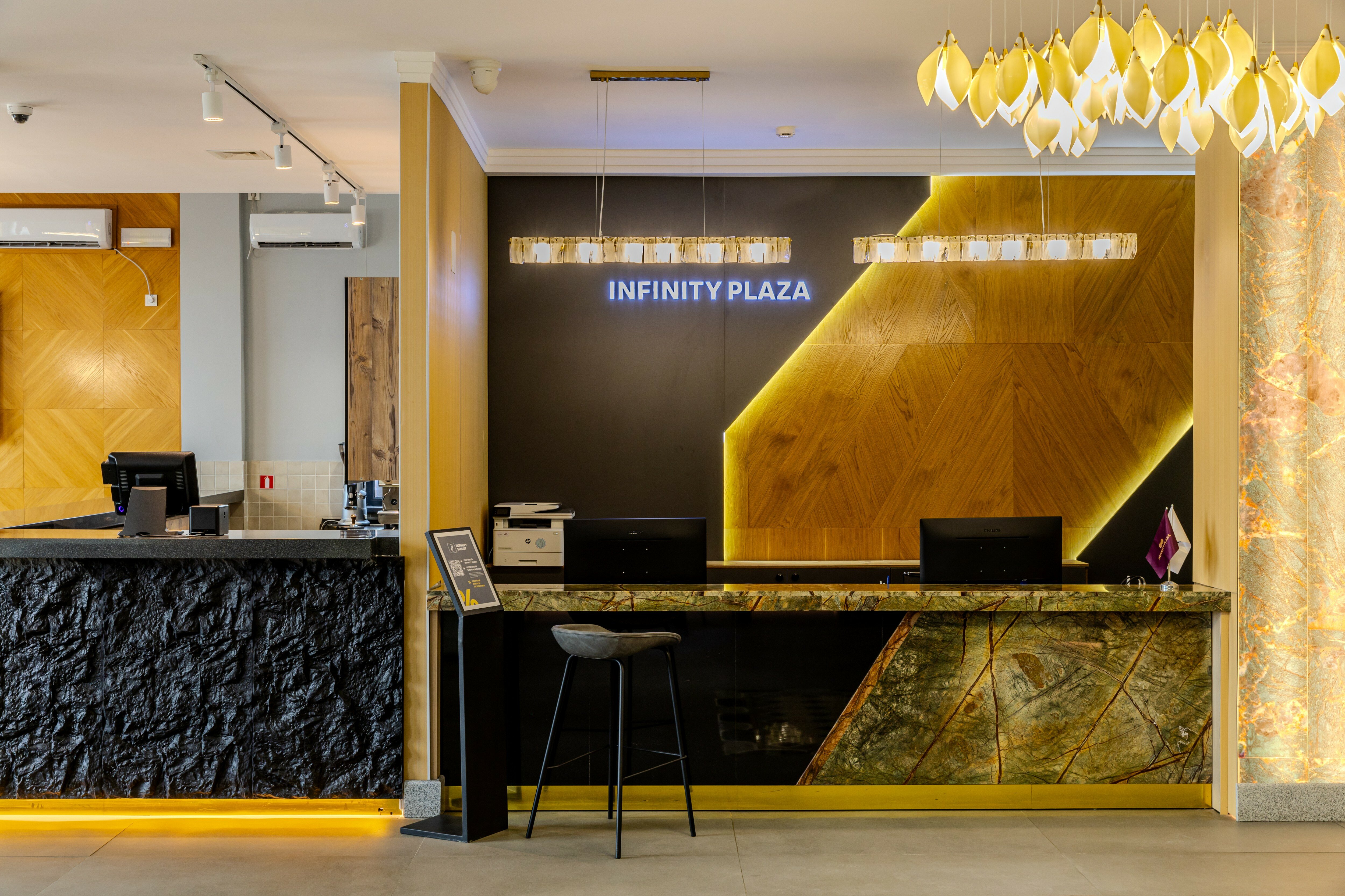 Фото Infinity Plaza