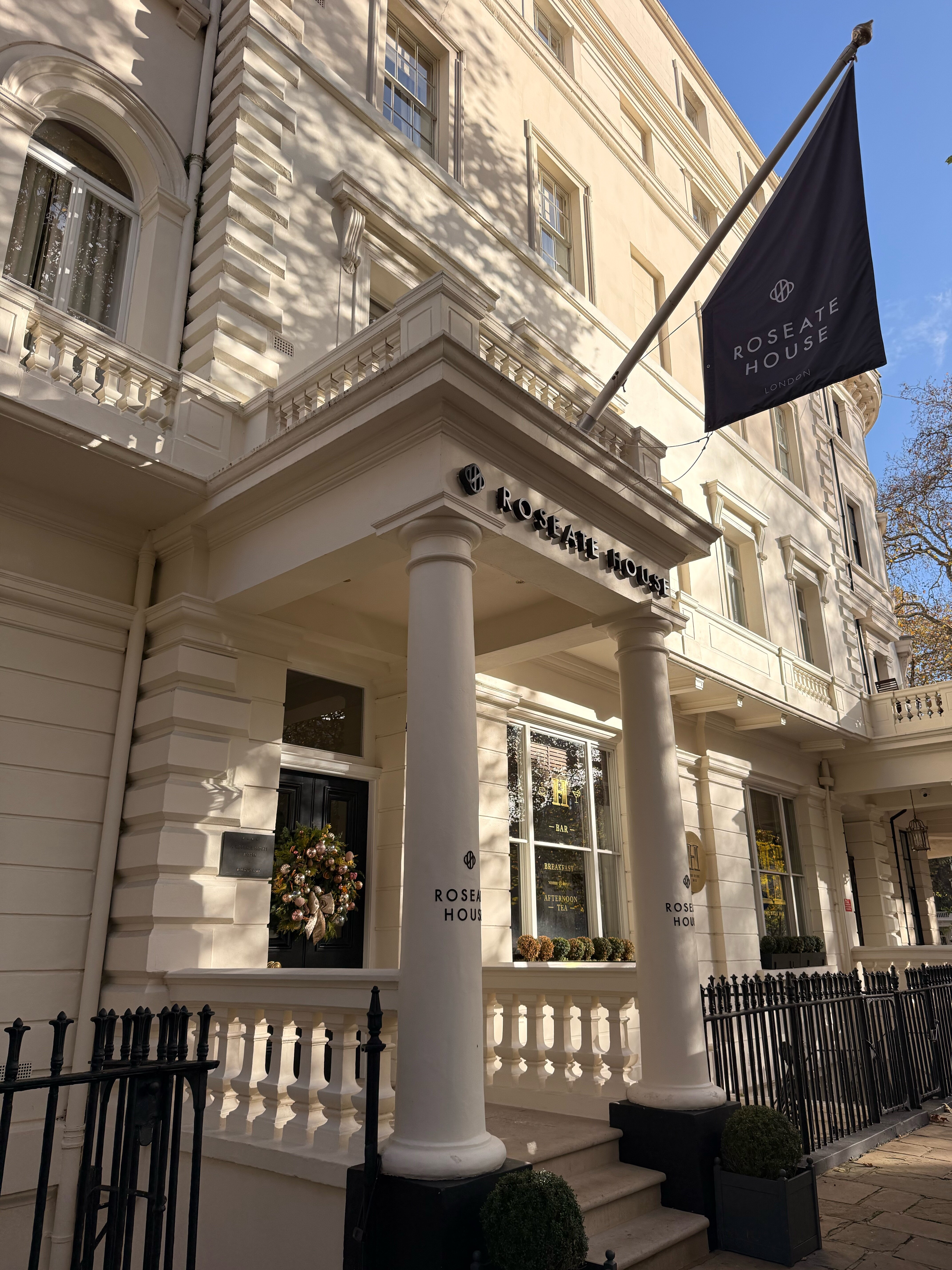 Фото Roseate House London