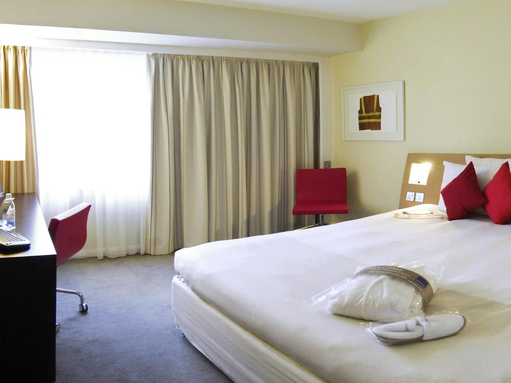 Фото Novotel Wolverhampton
