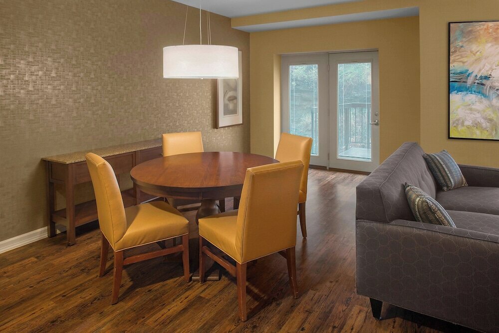 Фото Sheraton Suites Akron Cuyahoga Falls