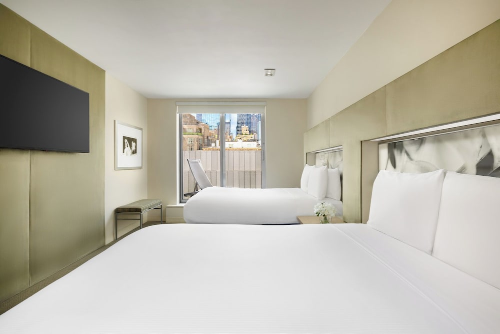 Фото The Shoreham Hotel