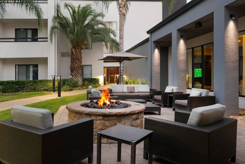 Фото Courtyard by Marriott Fresno