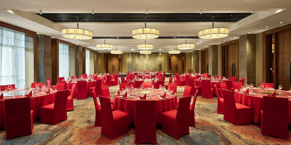 Фото Hualuxe Ningbo Harbor City, an Ihg Hotel