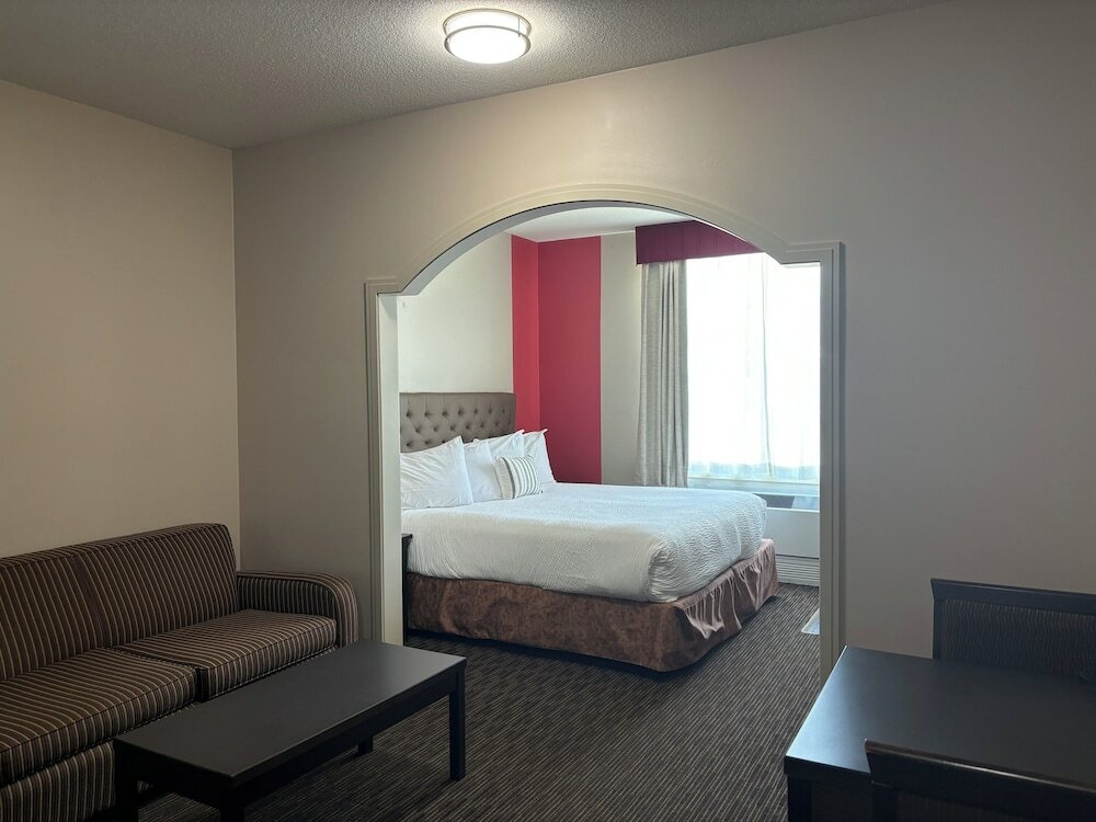 Фото Ramada by Wyndham Estevan