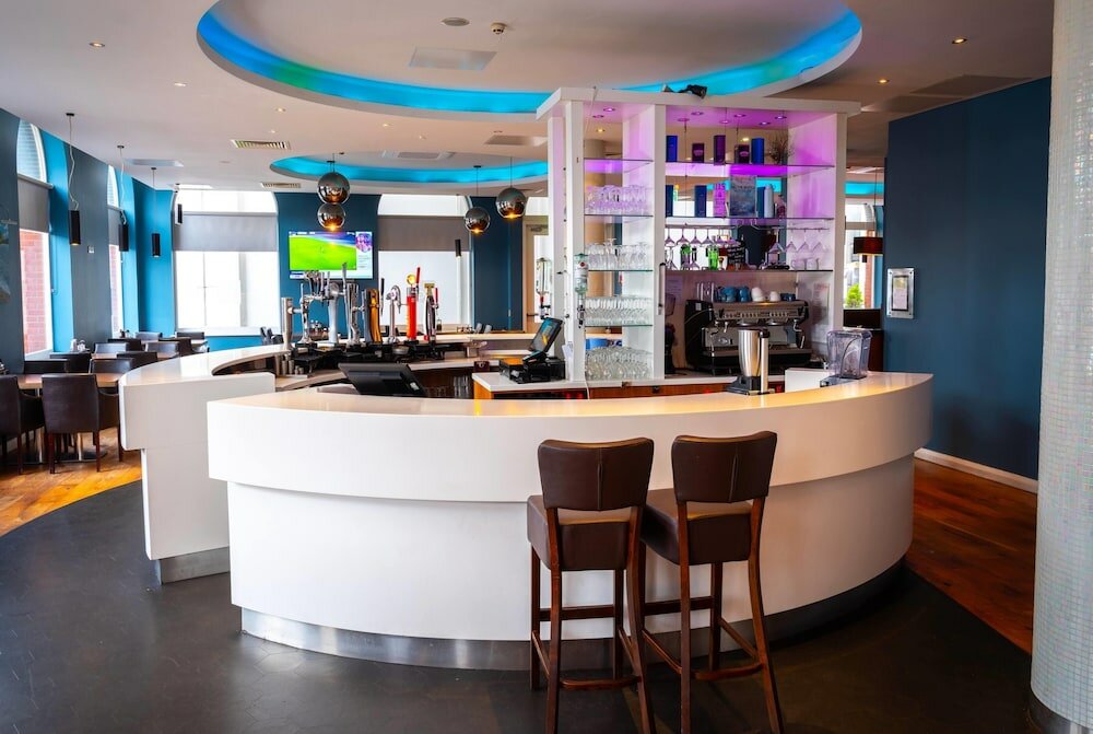 Фото Ramada by Wyndham Belfast City Centre
