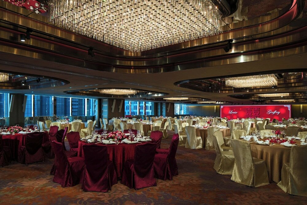 Фото Renaissance Hong Kong Harbour View Hotel