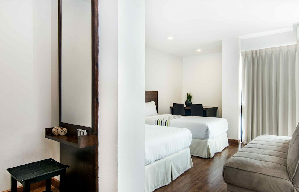 Фото The Phoenix Hotel Bangkok