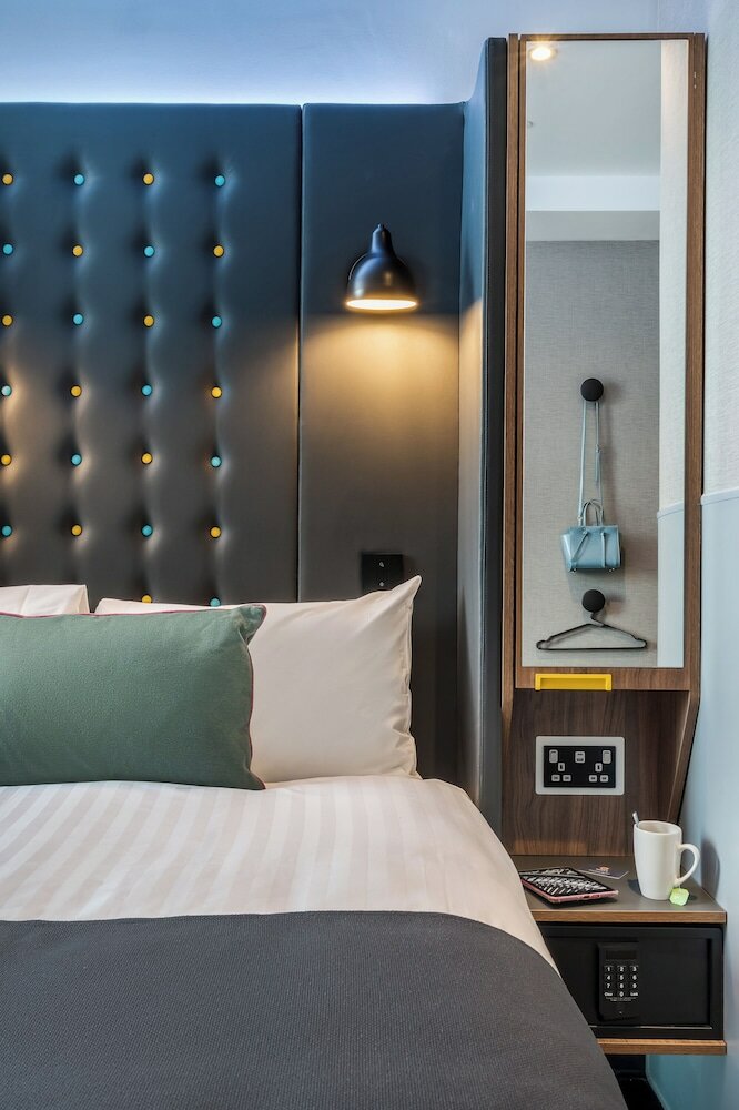 Фото Point A Hotel Edinburgh Haymarket