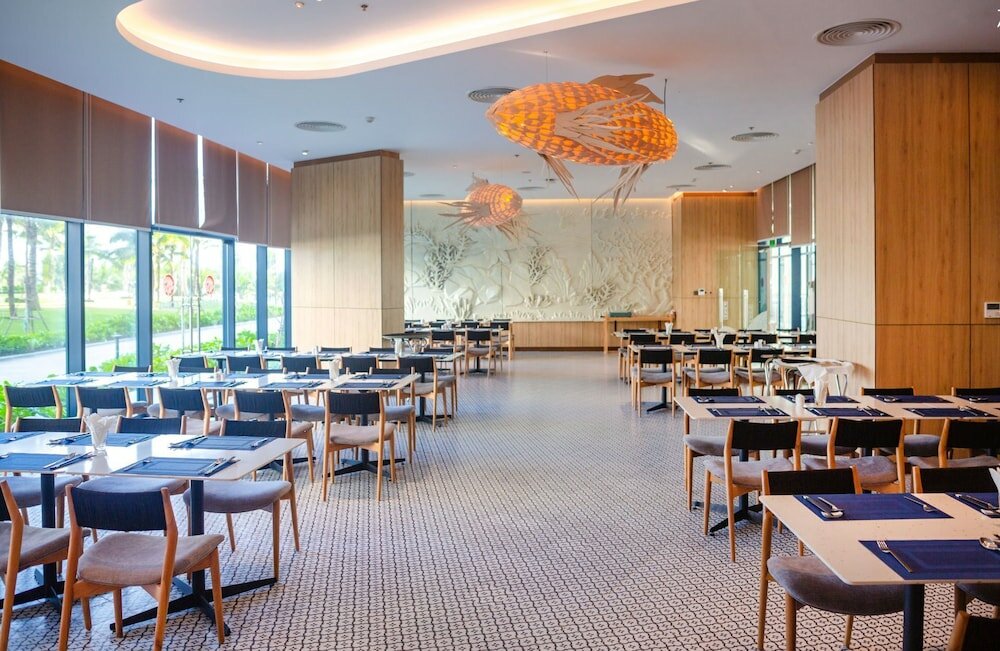 Фото The Empyrean Cam Ranh Beach Resort