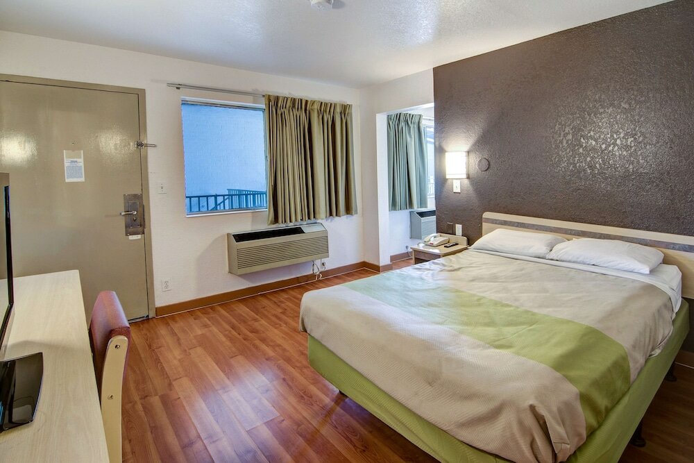 Фото Studio 6 Grand Prairie, Tx