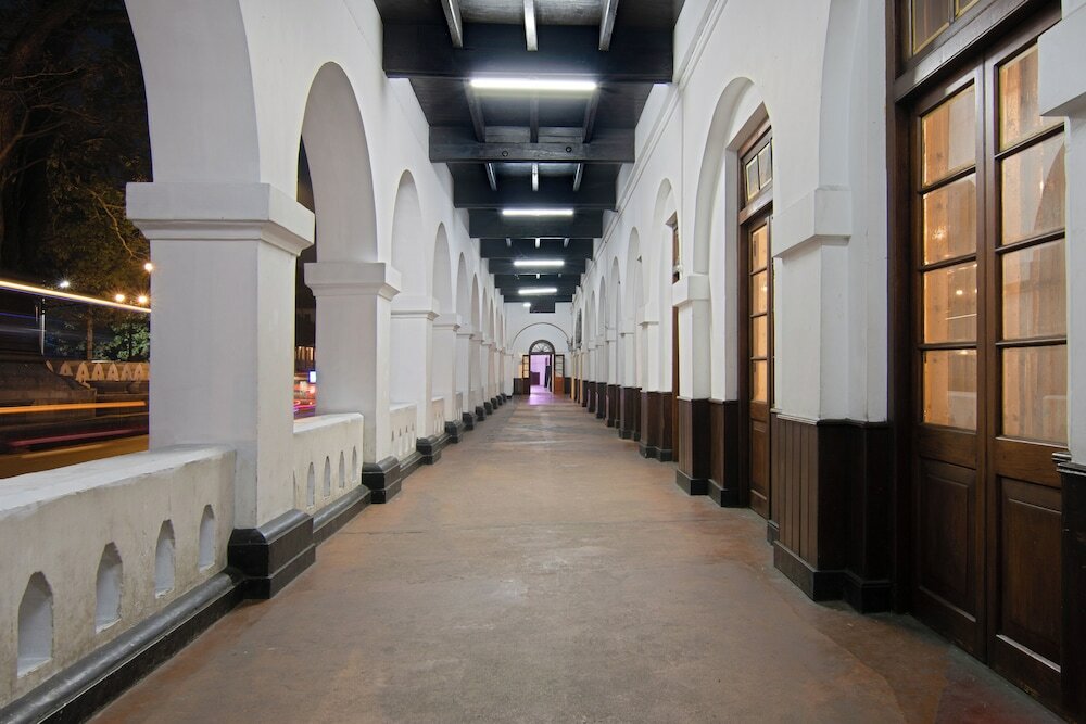 Фото Queen's Hotel