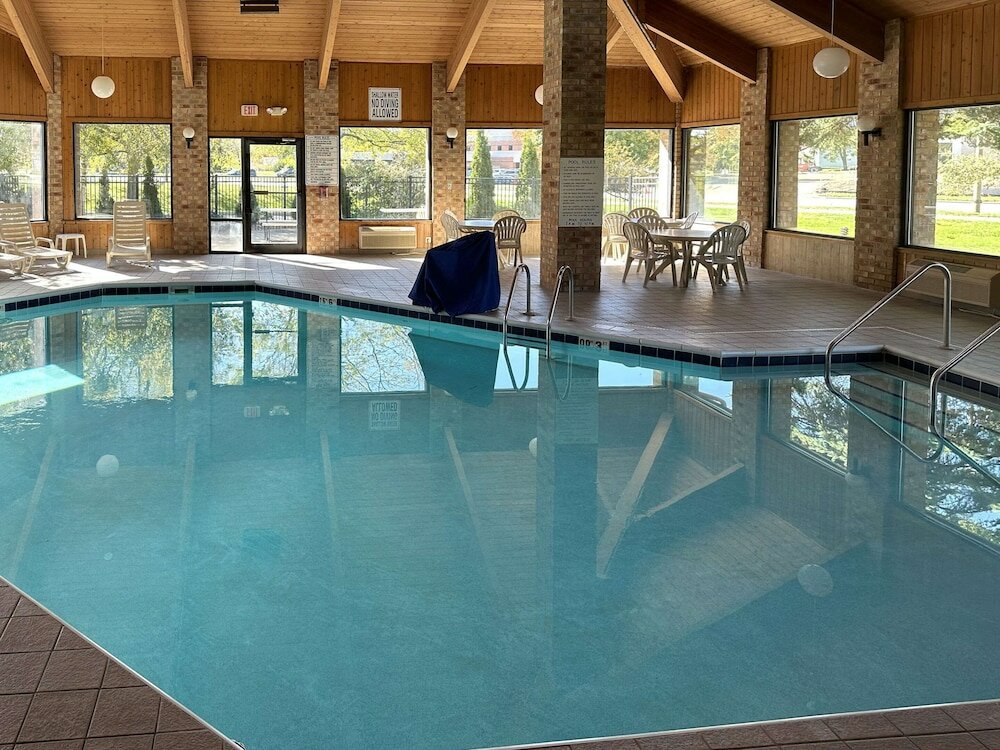 Фото Quality Inn & Suites Sun Prairie Madison East