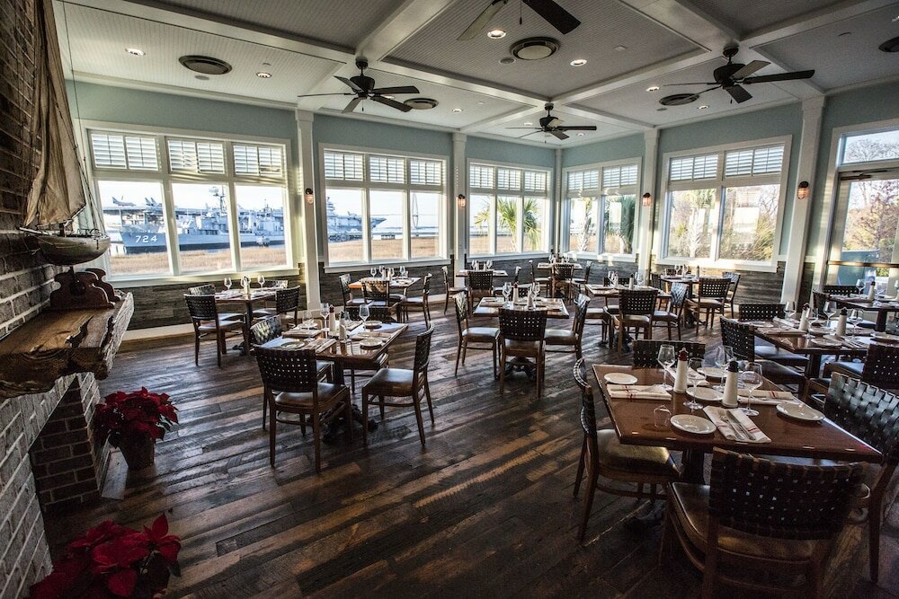 Фото The Beach Club at Charleston Harbor Resort and Marina