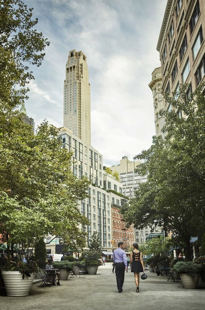 Фото Four Seasons Hotel New York Downtown