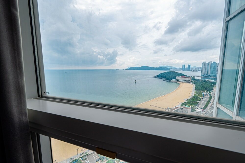 Фото Haeundae Seacloud Hotel Residence
