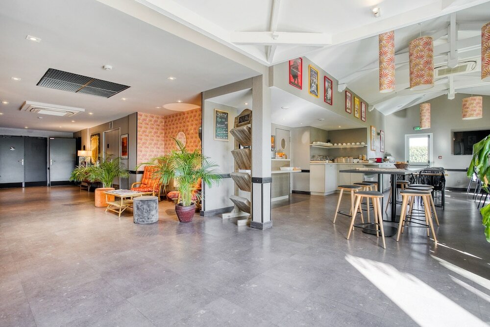 Фото Kyriad Bordeaux Sud - Villenave d'Ornon