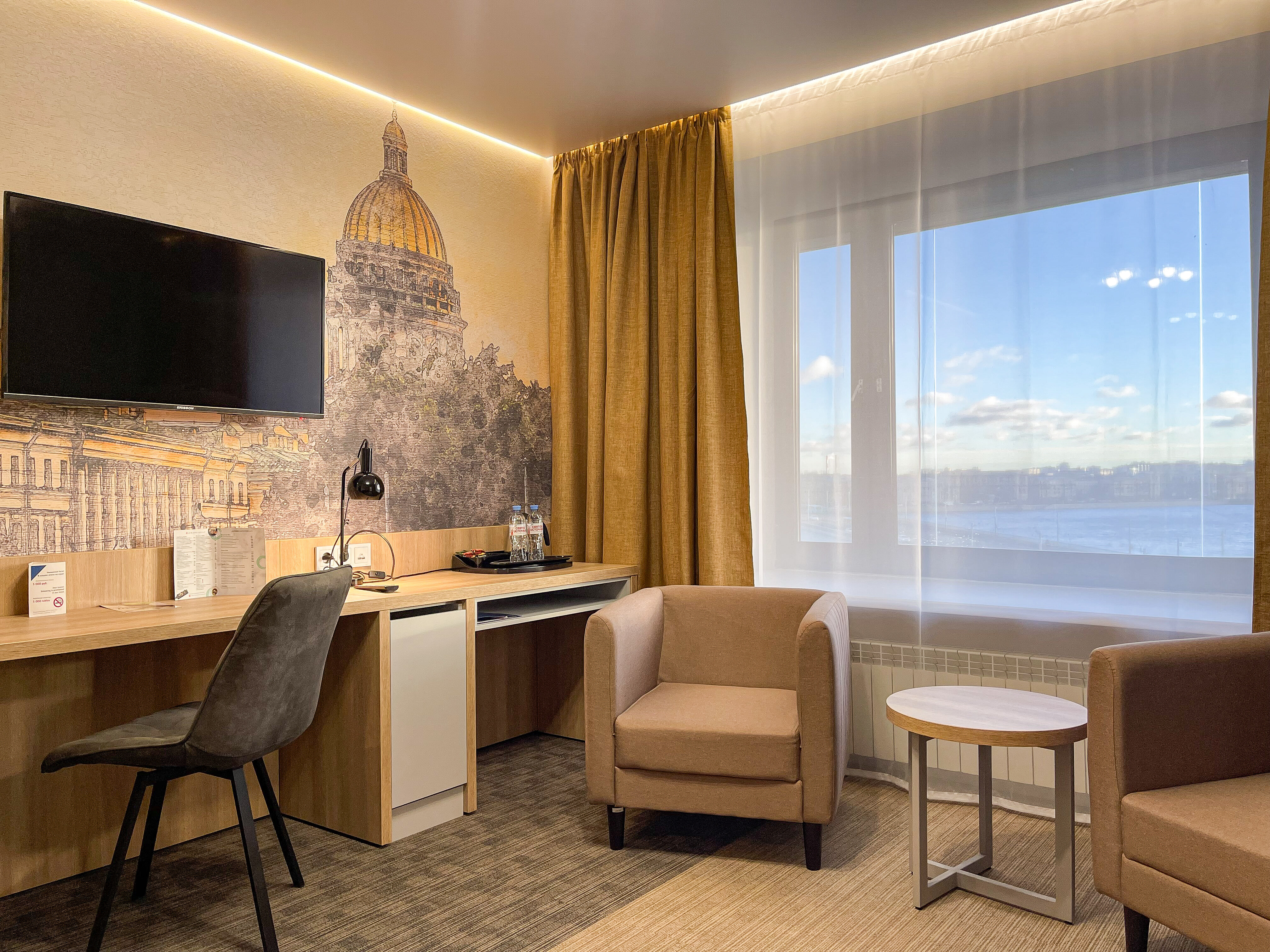 Фото отеля 1