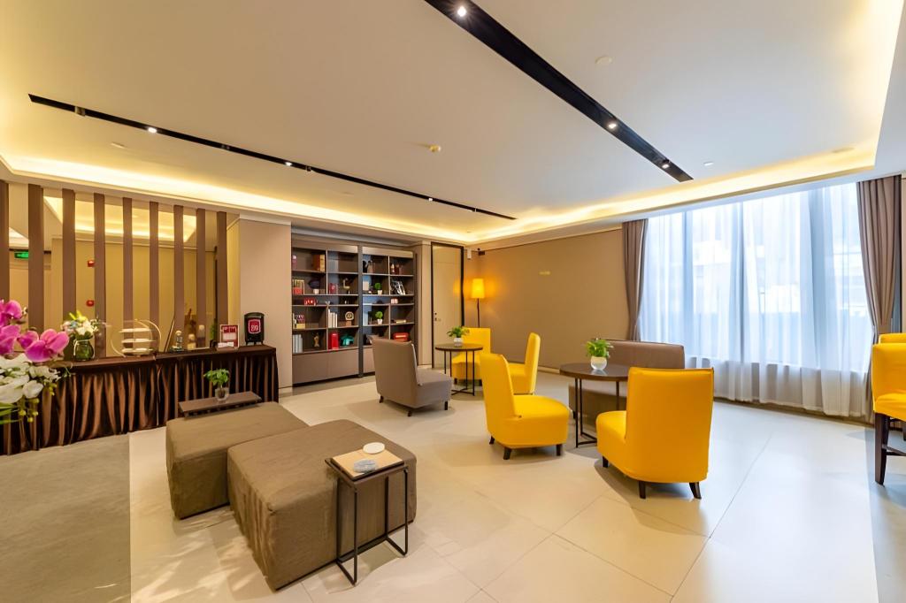 Фото Homeinn Plus Hotel (Beijing Guomao Heshenghui)
