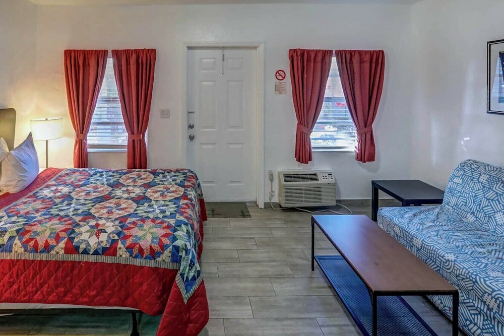 Фото Richard's Motel Extended Stay