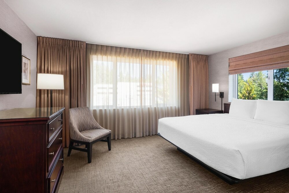 Фото Silver Cloud Hotel Bellevue Eastgate