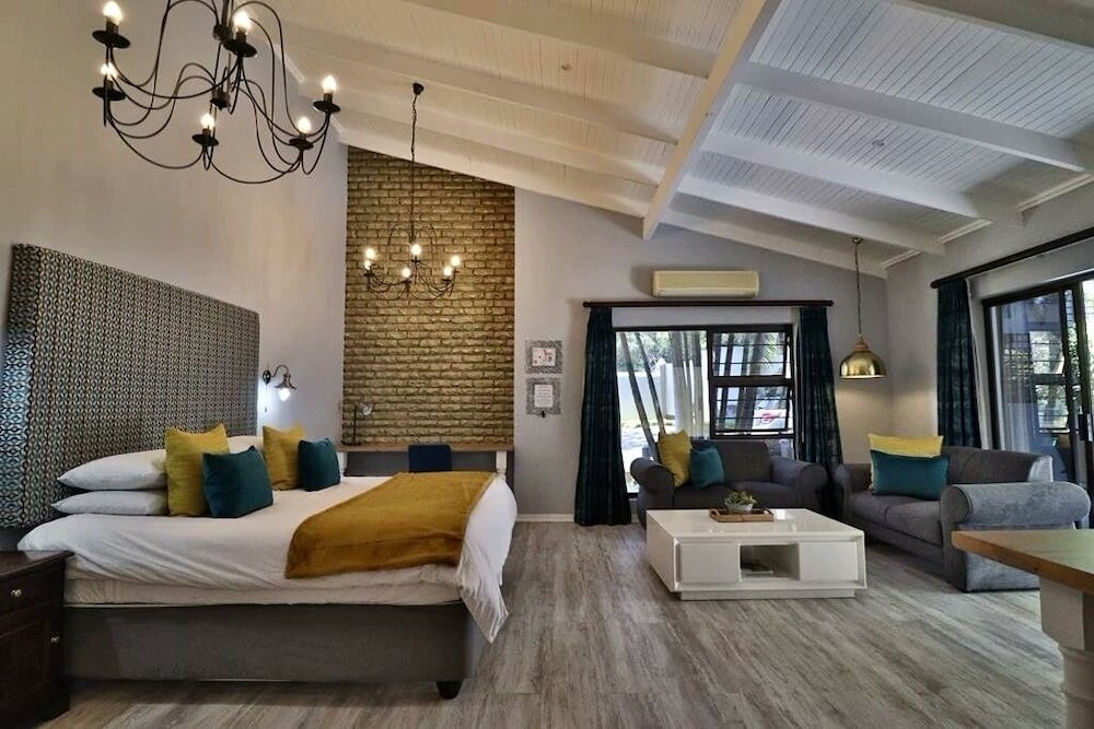 Фото La Roca Guesthouse