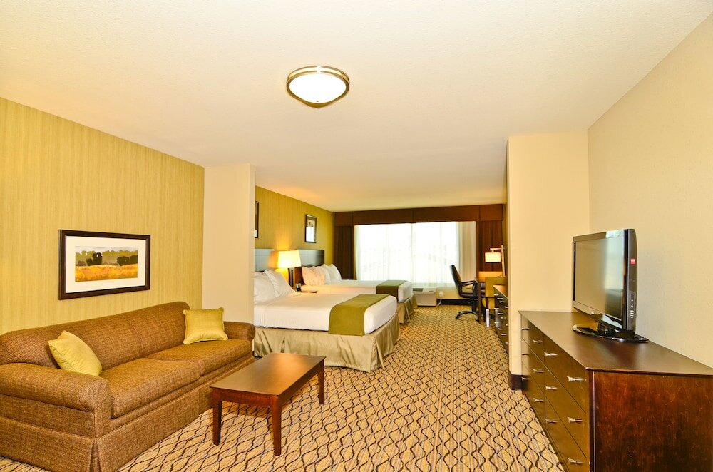Фото Holiday Inn Express and Suites Williston, an Ihg Hotel