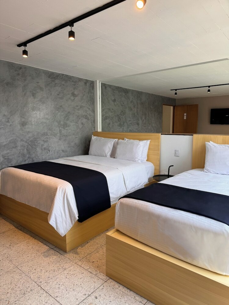 Фото Cardedeu Express Hotel