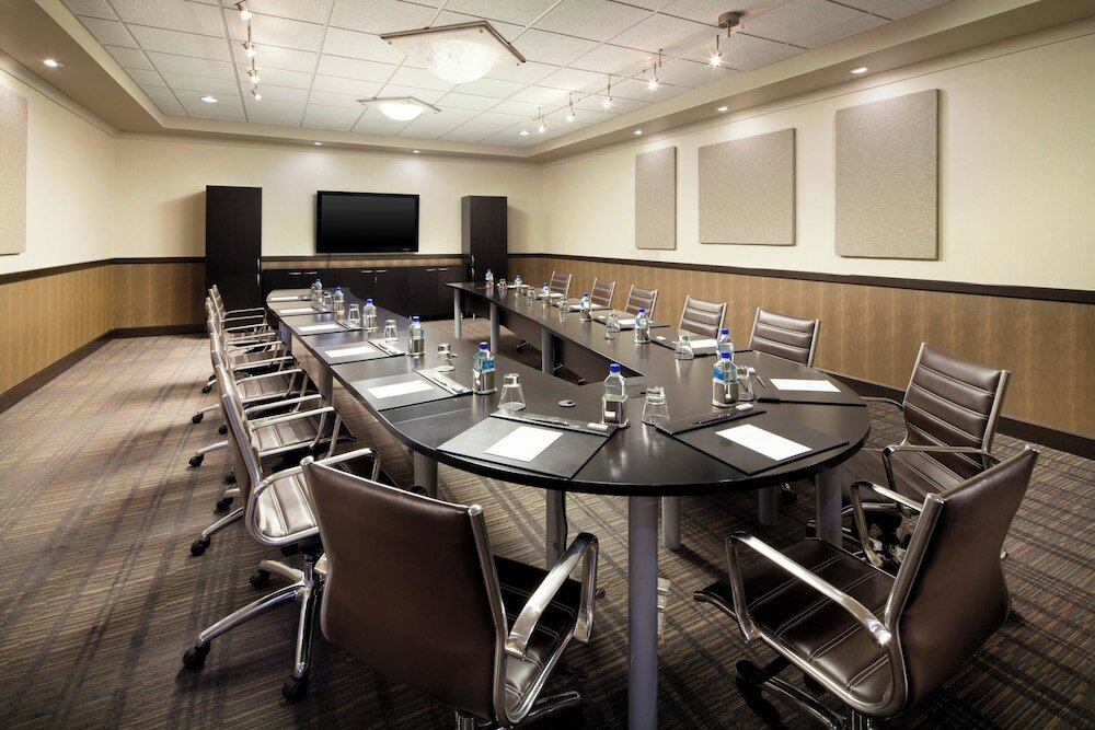Фото Sheraton Grand Sacramento Hotel