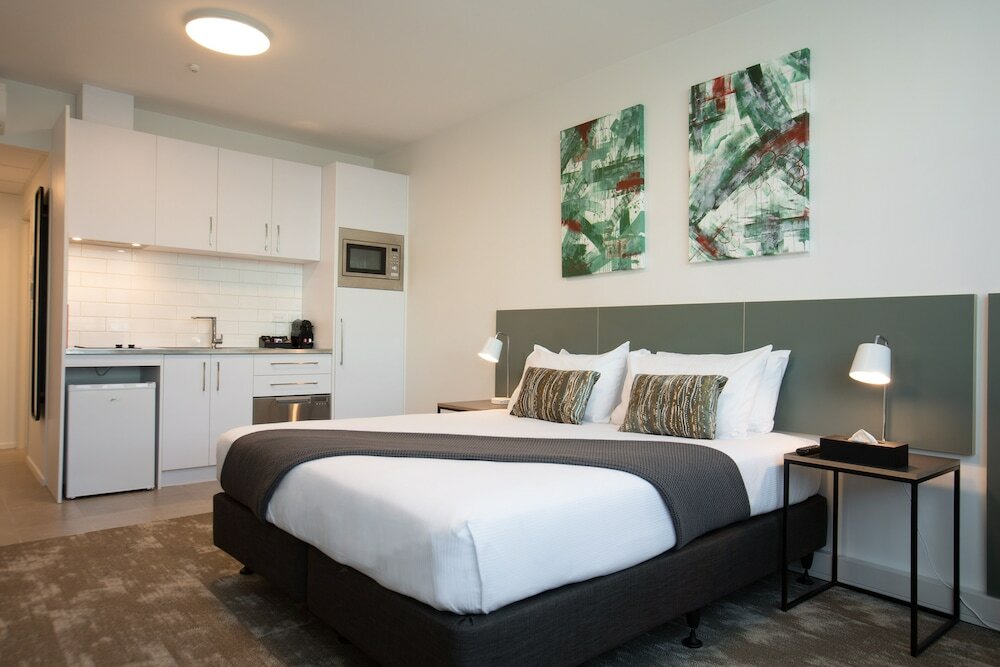Фото Sojourn Apartment Hotel - Riddiford